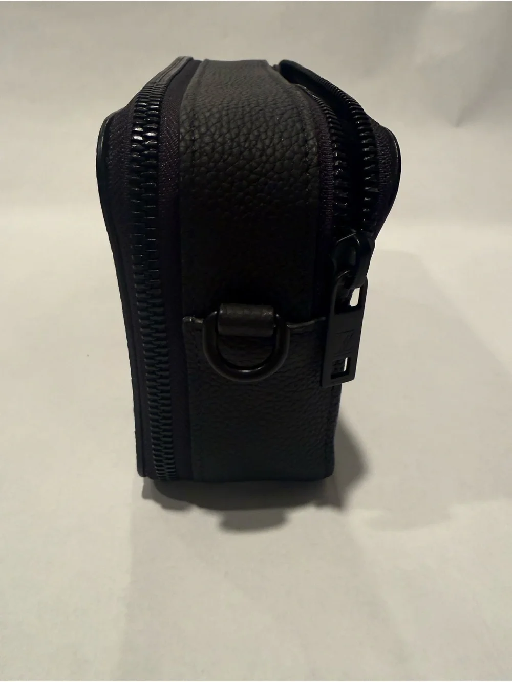 Louis Vuitton Black Men's Leather wearable wallet Aerogram